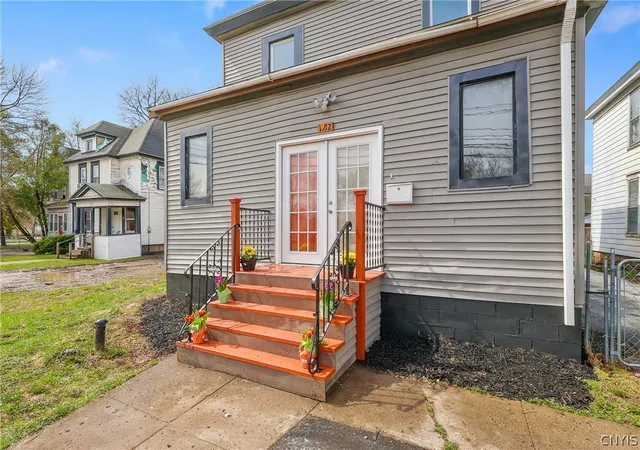 3rd image of 1112 S Geddes Street, Syracuse, NY 13204 | MLS# S1669744