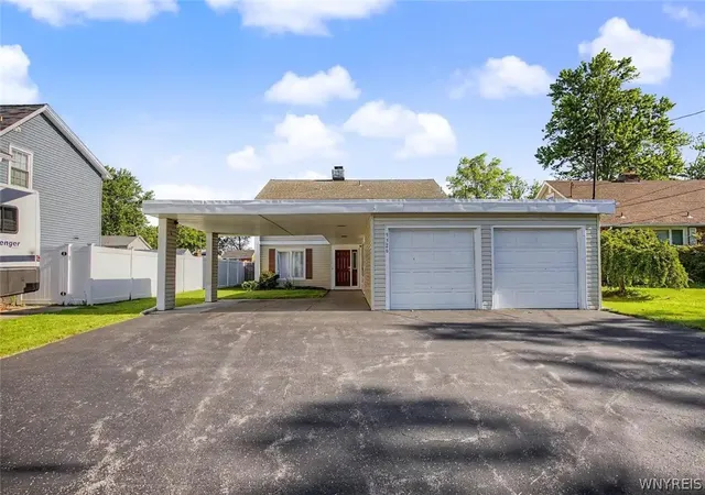Homes for sale in Niagara Falls, NY | 9326 Rivershore Dr, Niagara Falls, NY 14304 | MLS# B1670361