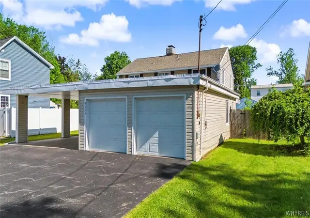 Homes for sale in Niagara Falls, NY | 9326 Rivershore Dr, Niagara Falls, NY 14304 | MLS# B1670361