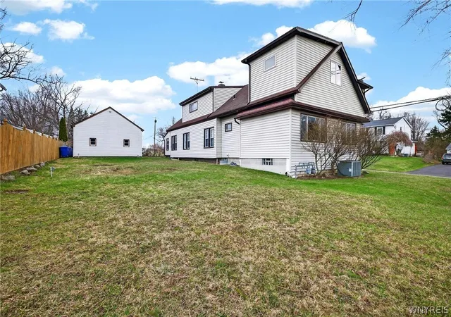 Listing Photo 5 - Condo for sale in building located at 20 E Ave, Buffalo, NY 14224