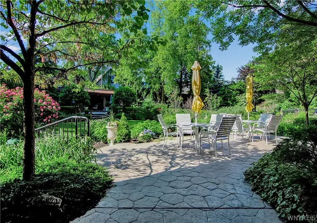 2nd image of 751 W Fry St, Buffalo, NY 14222