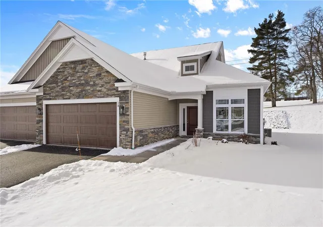 5th image of 21 Eagle Holw, Perinton, NY 14526 | MLS# R1670784