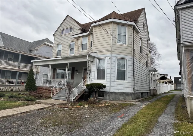2nd image of 1515 Oneida St, Utica, NY 13501 | MLS# S1670711