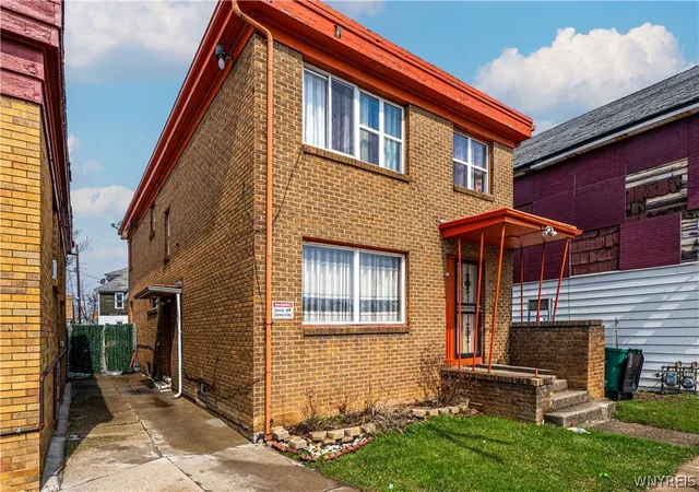 2nd image of 1960 Genesee St, Buffalo, NY 14211 | MLS# B1670867