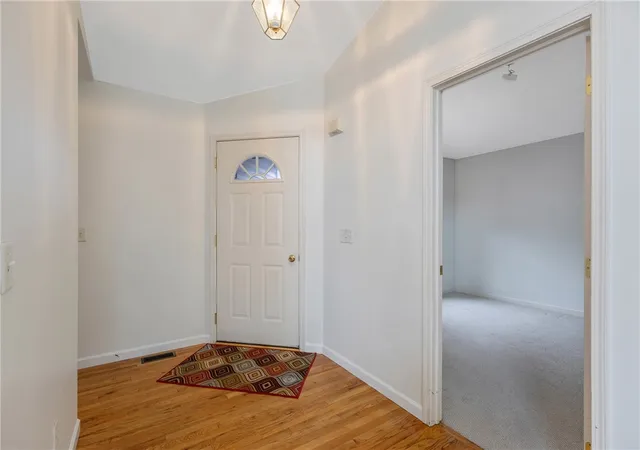 3rd image of 5059 Betsy Ross Wy, Salina, NY 13088 | MLS# R1670767