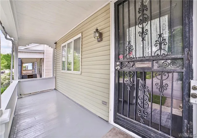 Listing Photo 3 - Condo for sale in building located at 421 E Utica St, Buffalo, NY 14208 - Unit #S