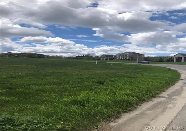 2nd image of 5 Grand View Trl, Orchard Park, NY 14127 | MLS# B1670783