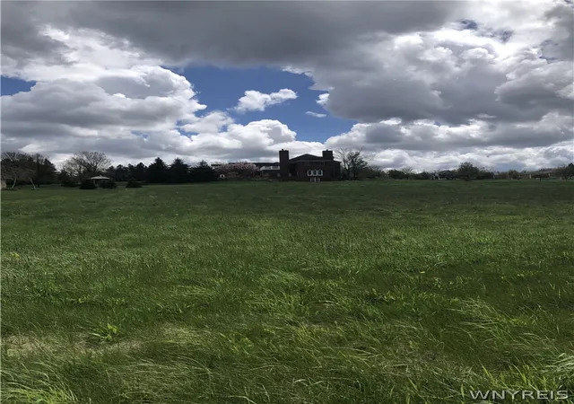 3rd image of 5 Grand View Trl, Orchard Park, NY 14127 | MLS# B1670783