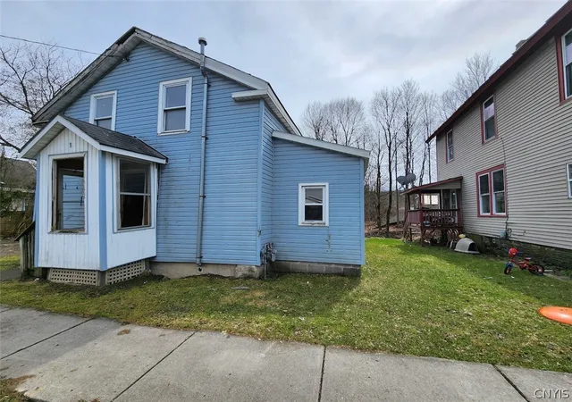 Photo 2 of Single family home for sale at 8 Center St, Mc Graw, NY 13101 | MLS# S1670916 | Listing updated on 2026-07-17