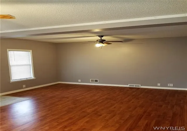 Listing Photo 4 - Condo for sale in building located at 2225 Fls St, Niagara Falls, NY 14303