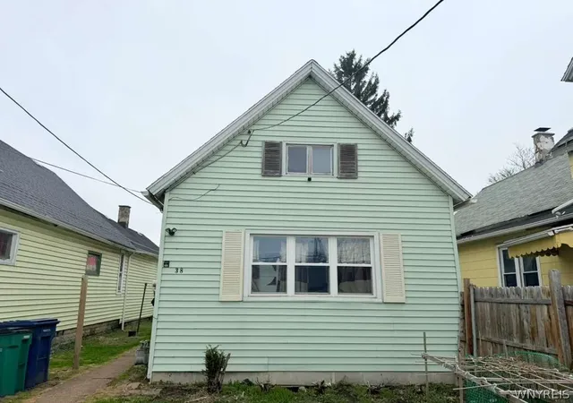Homes for sale in Buffalo, NY | 38 Lathrop St, Buffalo, NY 14212 | MLS# B1671499