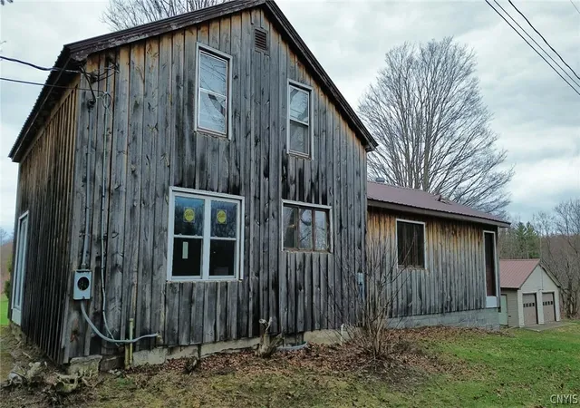 1st image of 333 Albion Cross Rd, Pulaski, NY 13142 | MLS# S1667665