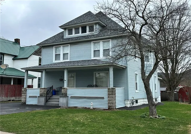 Photo 3 of Single family home for sale at 8 Howell St, Walton, NY 13856 | MLS# R1671513 | Listing updated on 2026-08-04