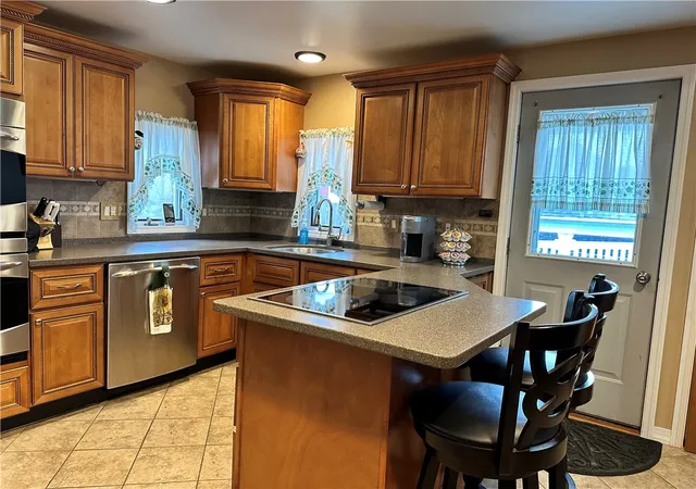 Photo 5 of Single family home for sale at 8 Howell St, Walton, NY 13856 | MLS# R1671513 | Listing updated on 2026-08-04