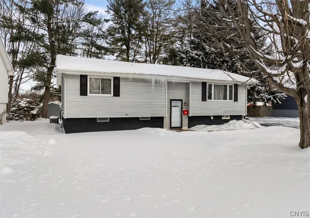 Photo 4 of Sale Pending at 53 Sauquoit St, Whitesboro, NY 13492 | MLS# S1669932 | Listing updated on 2026-07-24