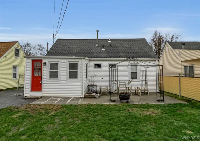 Photo 3 of Single family home for sale at 235 Knox Ave, West Seneca, NY 14224 | MLS# B1670695 | Listing updated on 2026-07-29