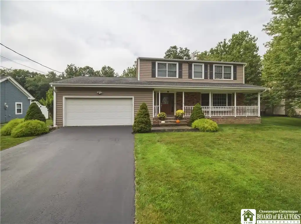 Photo 1 of Single family home for sale at 32 University Park, Fredonia, NY 14063 | MLS# R1671317 | Listing updated on 2026-10-16