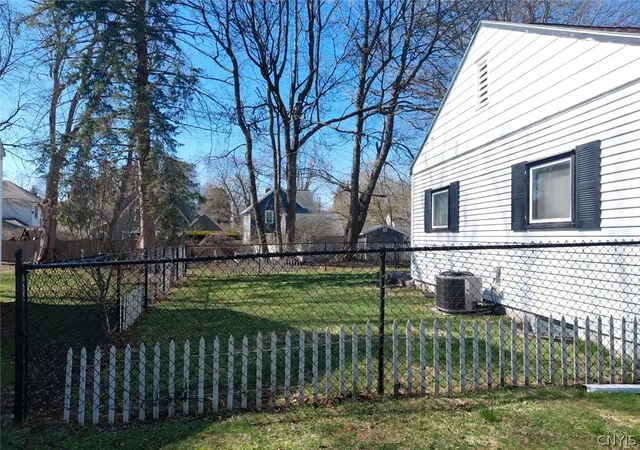 Homes for sale in De Witt, NY | 200 Ambergate Rd, De Witt, NY 13214 | MLS# S1670737