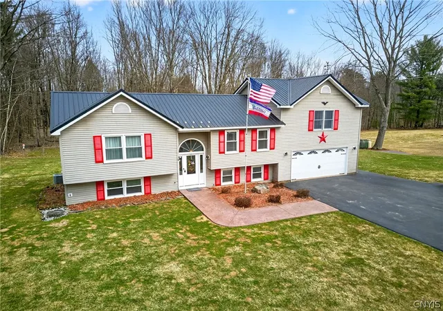 Homes for sale in Constantia, NY | 70 Tannery Rd, Constantia, NY 13044 | MLS# S1671650