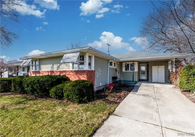 2nd image of 2174 Parker Blvd, Tonawanda, NY 14150 | MLS# B1670753