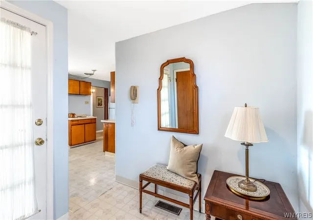 3rd image of 2174 Parker Blvd, Tonawanda, NY 14150 | MLS# B1670753