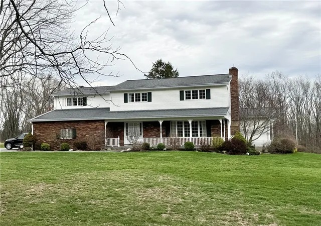 Homes for sale in Horseheads, NY | 84 Oak Hill Rd, Horseheads, NY 14845 | MLS# R1669512