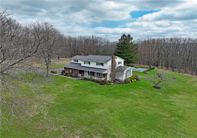 Homes for sale in Horseheads, NY | 84 Oak Hill Rd, Horseheads, NY 14845 | MLS# R1669512