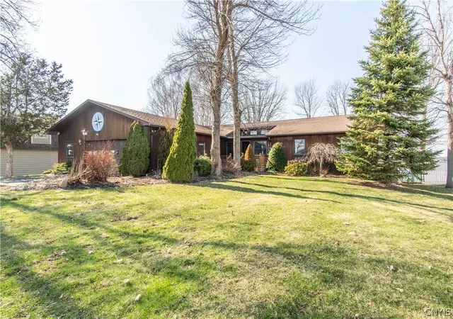 Homes for sale in Hounsfield, NY | 20949 Storrs Rd, Hounsfield, NY 13685 | MLS# S1671525