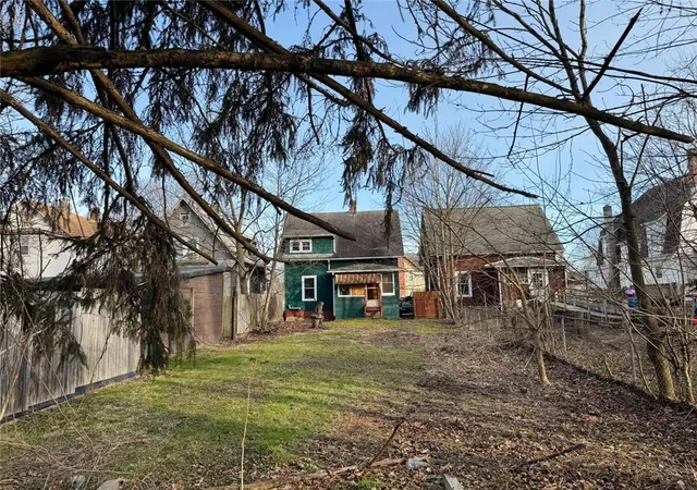 Photo 4 of Single family home for sale at 217 La France St, Elmira, NY 14904 | MLS# R1672025 | Listing updated on 2026-08-03