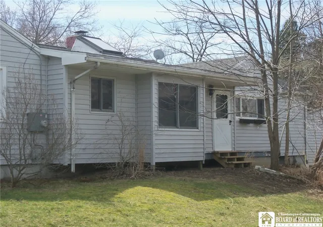 4th image of 330 Chestnut St, Pomfret, NY 14063 | MLS# R1672044