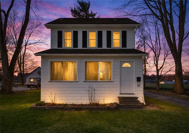 1st image of 121 Brooklawn Dr, Brighton, NY 14618 | MLS# R1671492