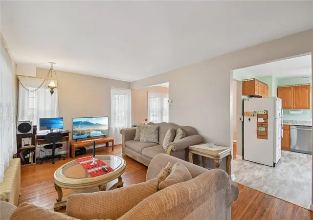 3rd image of 121 Brooklawn Dr, Brighton, NY 14618 | MLS# R1671492