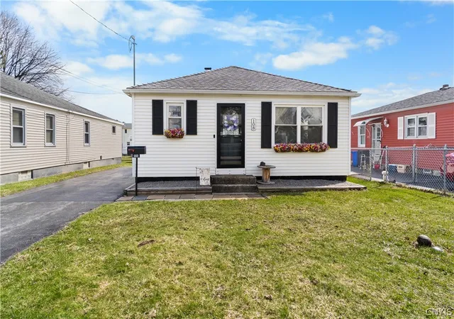 Homes for sale in De Witt, NY | 108 Hazel Ave, De Witt, NY 13057 | MLS# S1669278