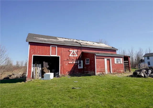 Homes for sale in Clarkson, NY | 1084 Lawrence Rd, Clarkson, NY 14468 | MLS# R1672080