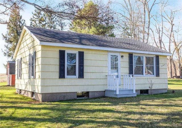 Homes for sale in Pembroke, NY | 1194 Akron Rd, Pembroke, NY 14036 | MLS# B1672324