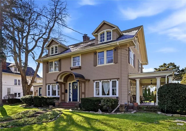 Homes for sale in Ridgeway, NY | 727 W Center St, Ridgeway, NY 14103 | MLS# B1654842