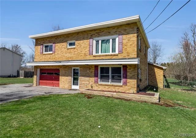 1st image of 2981 Krueger Rd, Wheatfield, NY 14120 | MLS# B1672036