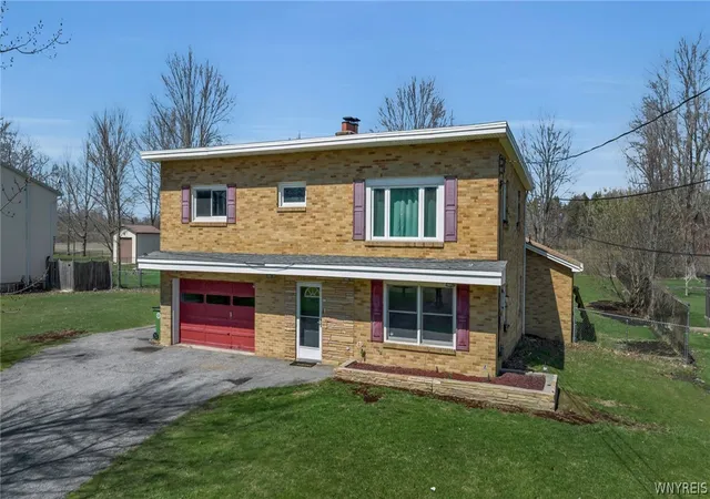 37th image of 2981 Krueger Rd, Wheatfield, NY 14120 | MLS# B1672036
