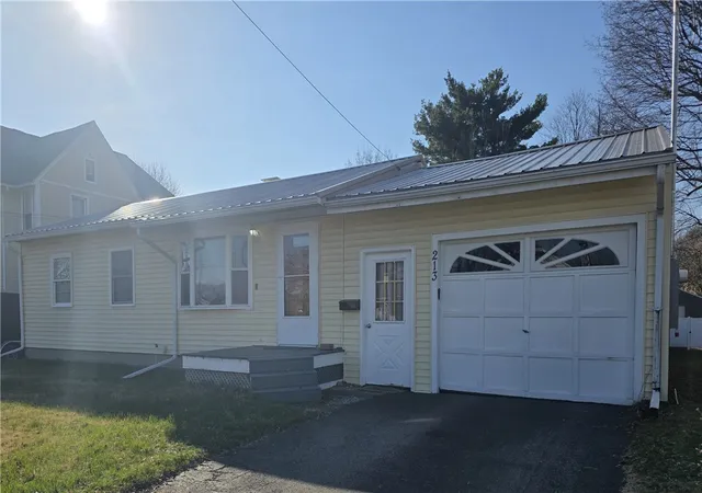 Photo 17 of Sale Pending at 213 Kingsbury Ave, Elmira, NY 14901 | MLS# R1672352 | Listing updated on 2026-07-24