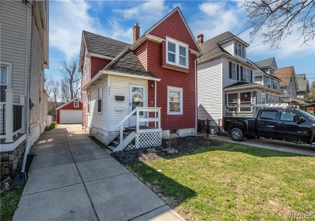 Homes for sale in Lancaster, NY | 211 Olmstead Ave, Lancaster, NY 14043 | MLS# B1672304