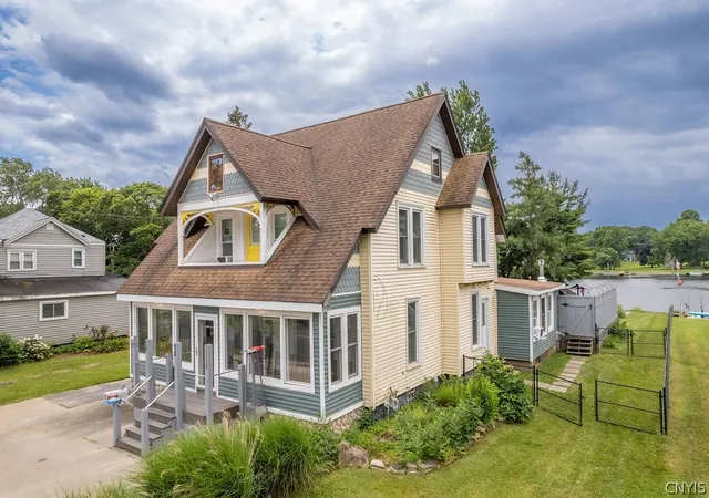 1st image of 21 State St, Phoenix, NY 13135 | MLS# S1672493