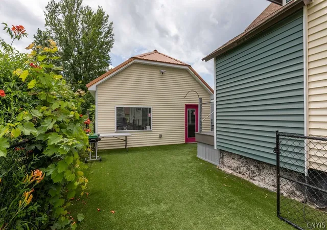 Photo 3 of Single family home for sale at 21 State St, Phoenix, NY 13135 | MLS# S1672493 | Listing updated on 2026-07-19