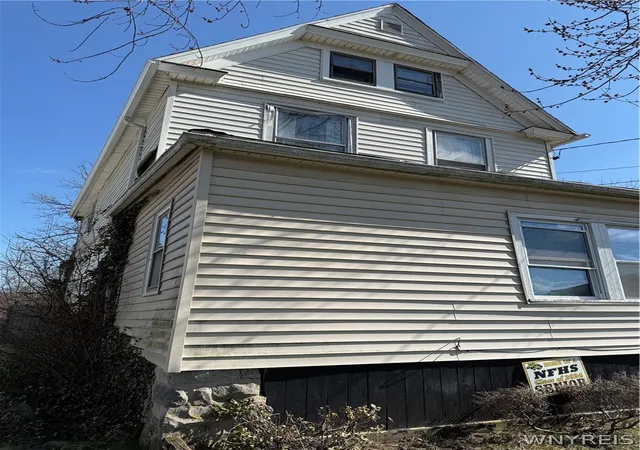 5th image of 2921 Mckoon Ave, Niagara Falls, NY 14305 | MLS# B1670843