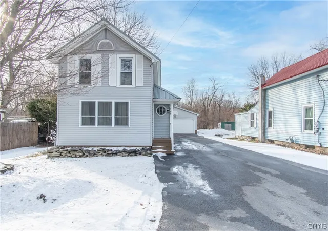 Homes for sale in Watertown City, NY | 265 Hunt St, Watertown City, NY 13601 | MLS# S1666841
