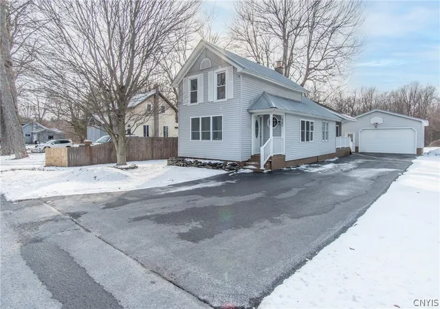 Homes for sale in Watertown City, NY | 265 Hunt St, Watertown City, NY 13601 | MLS# S1666841