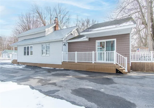 Homes for sale in Watertown City, NY | 265 Hunt St, Watertown City, NY 13601 | MLS# S1666841
