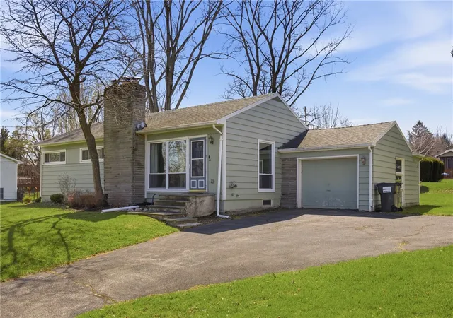 Homes for sale in Geneva Town, NY | 44 Slosson Ln, Geneva Town, NY 14456 | MLS# R1672606