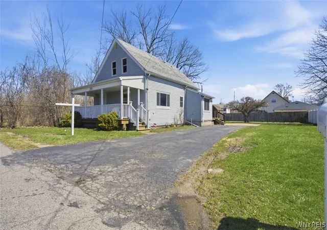 Homes for sale in Cheektowaga, NY | 173 Girard Ave, Cheektowaga, NY 14227 | MLS# B1672593