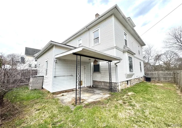 Photo 3 of Sale Pending at 174 E Genesee St, Auburn, NY 13021 | MLS# S1672681 | Listing updated on 2026-07-15