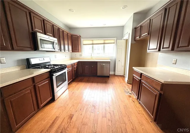 Photo 4 of Sale Pending at 174 E Genesee St, Auburn, NY 13021 | MLS# S1672681 | Listing updated on 2026-07-15